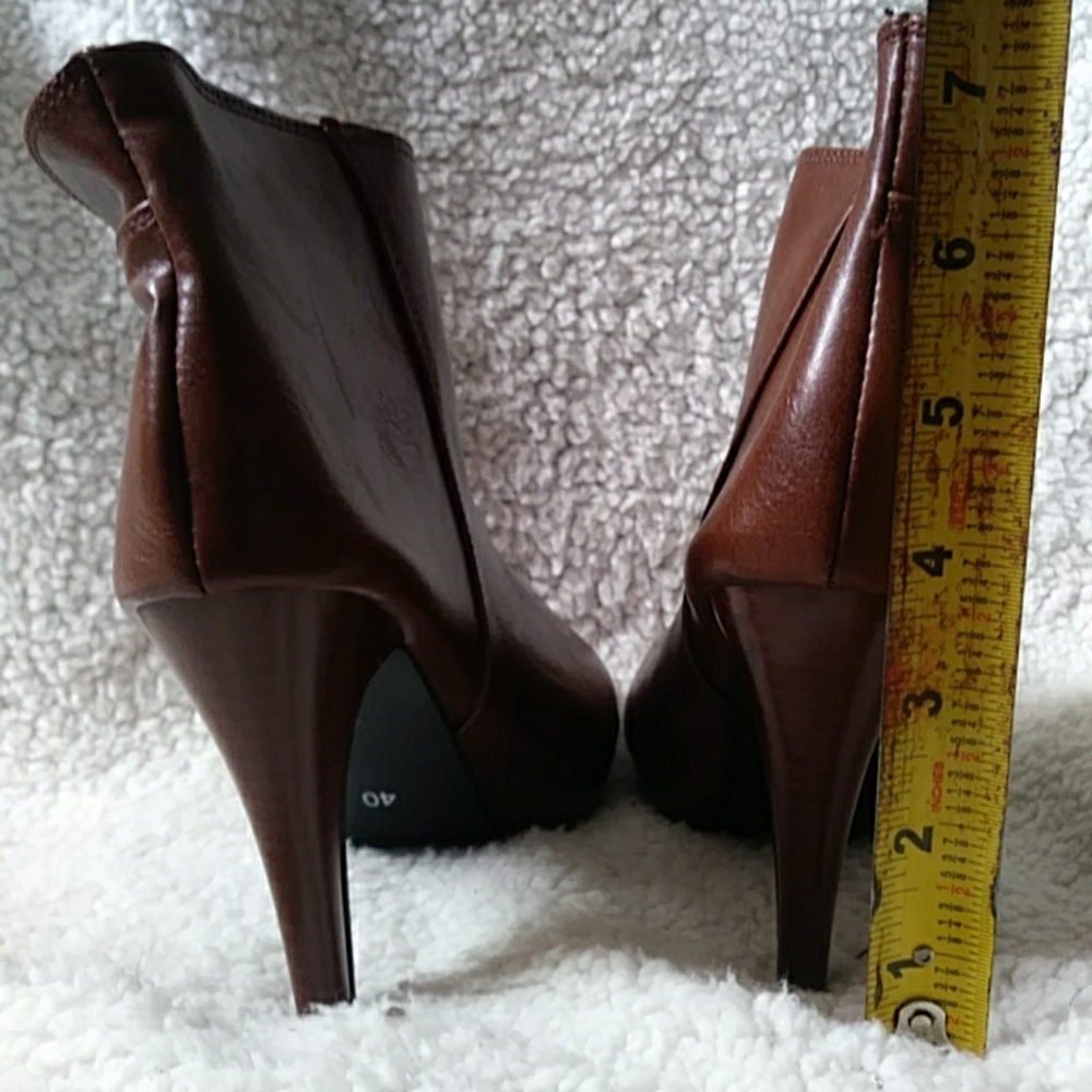 Brown heels - Picture 3 of 3